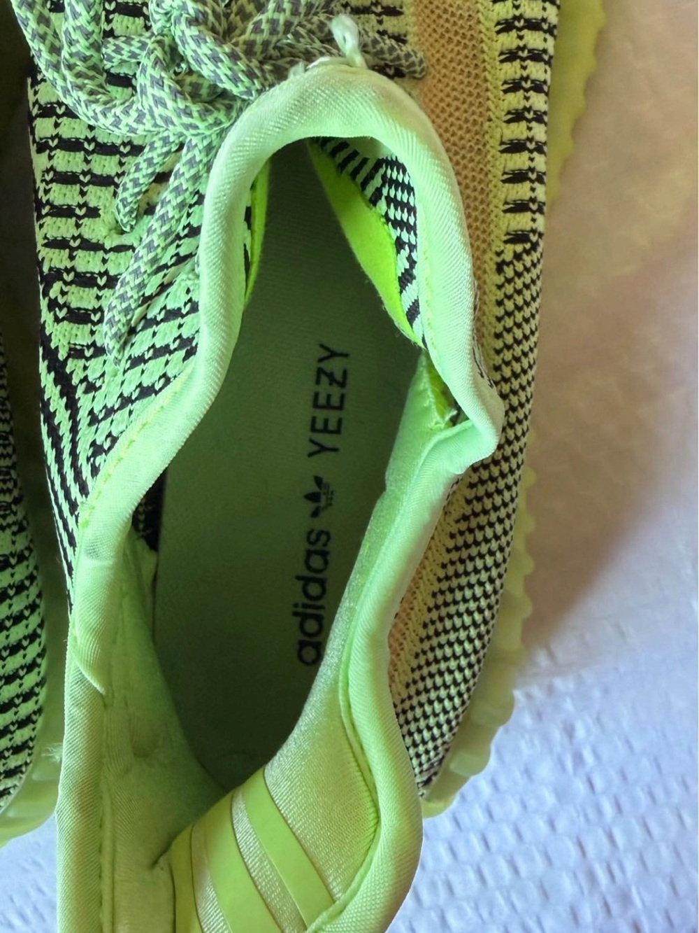 Adidas Yeezy Boost 350 V2 Yeezreel (– Size 11 /5
US - Picture 5 of 7